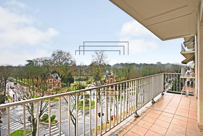 Appartement - 98 m² - 5 pièces