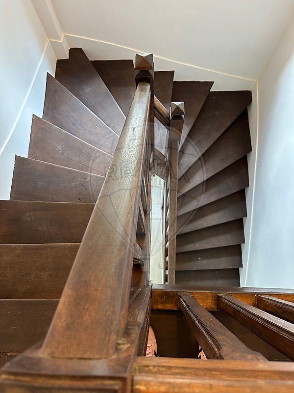 Maison - 233 m² - 8 pièces