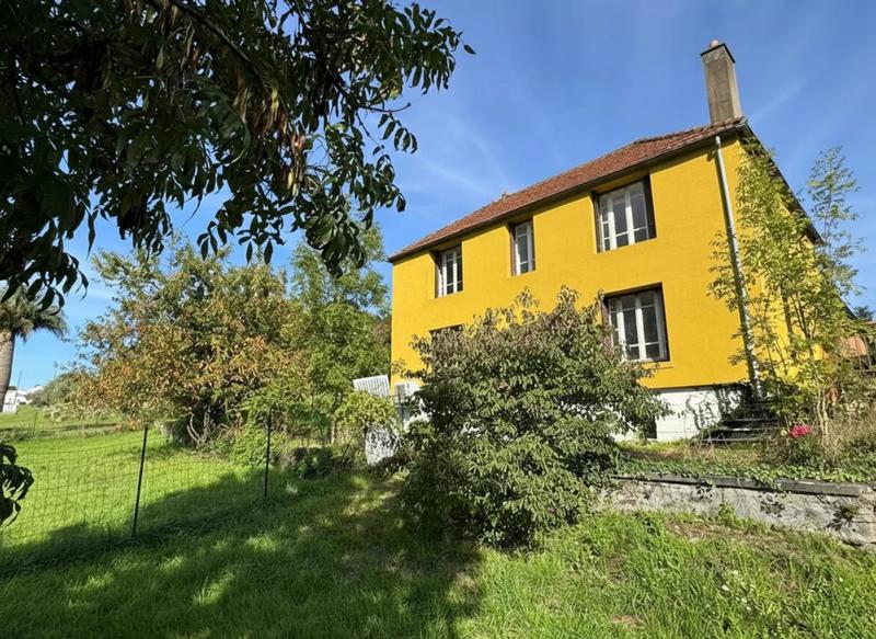 Maison - 198 m² - 6 pièces