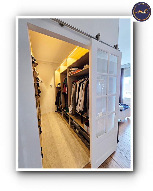 Villa - 264 m² - 10 pièces