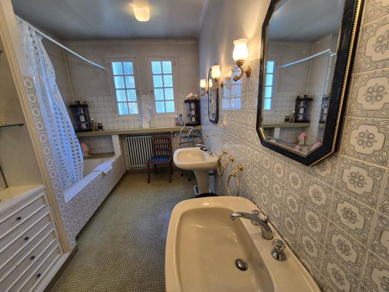 Maison bourgeoise - 275 m² - 10 pièces