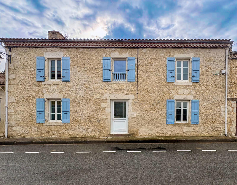 Maison de village - 180 m² - 6 pièces