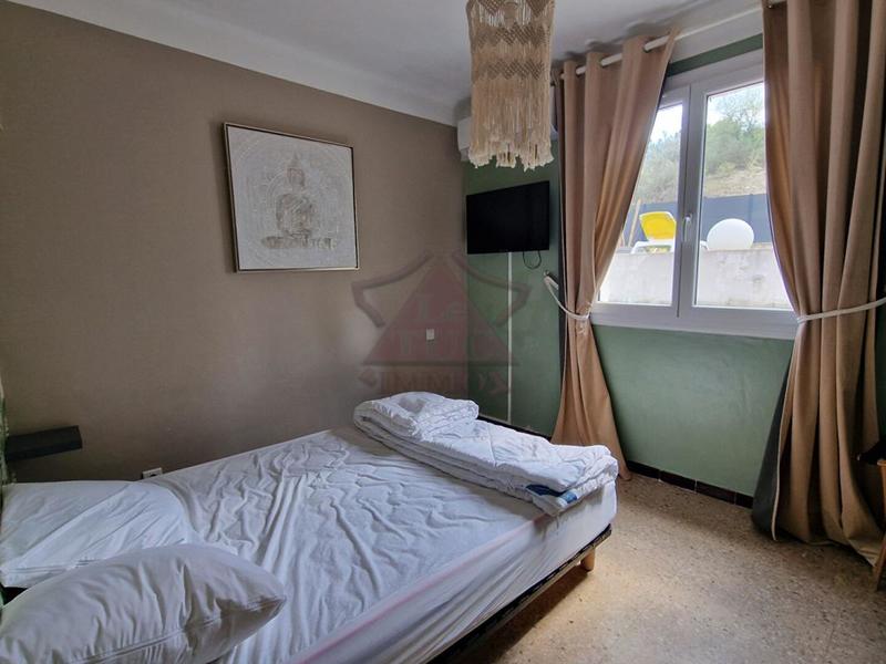 Maison - 166 m² - 10 pièces