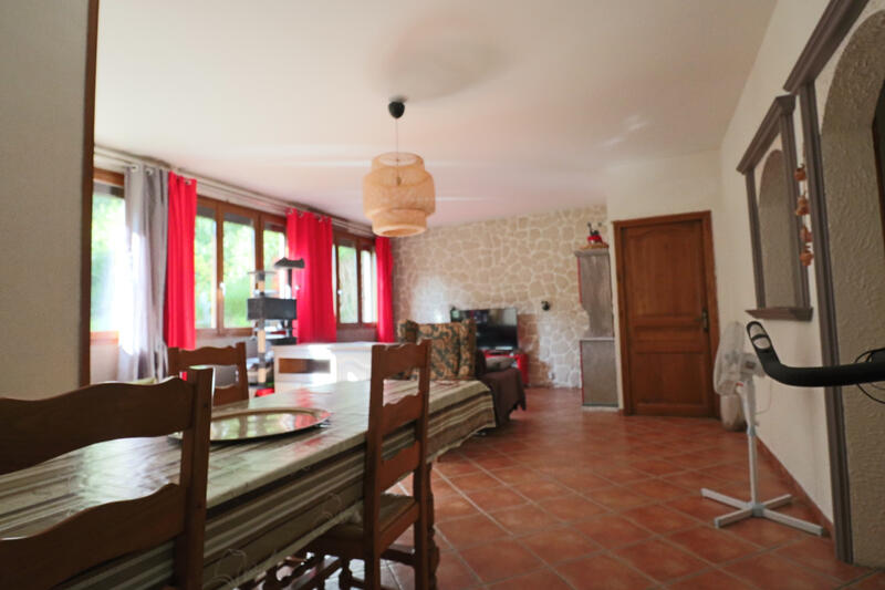 Appartement - 99 m² - 5 pièces