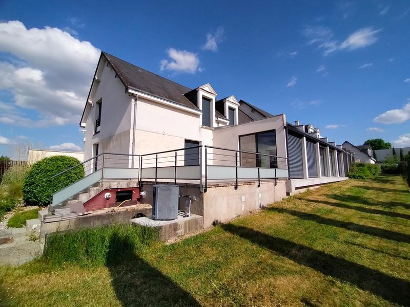 Maison - 448 m² - 9 pièces