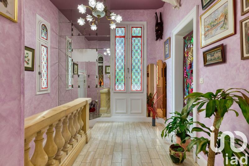 Maison - 315 m² - 12 pièces