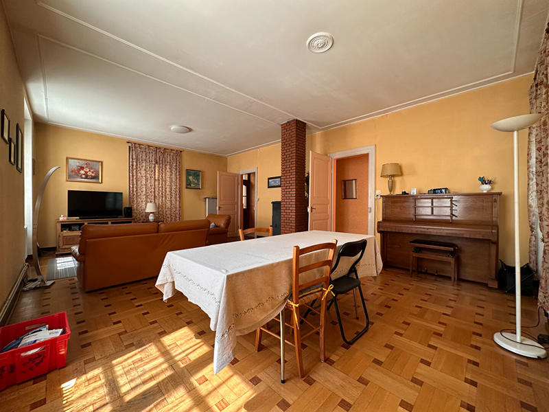 Maison - 161 m² - 7 pièces