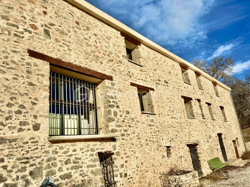 Mas - 279 m² - 12 pièces