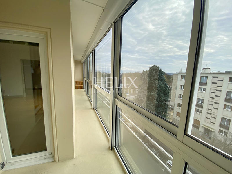 Appartement - 80 m² - 5 pièces