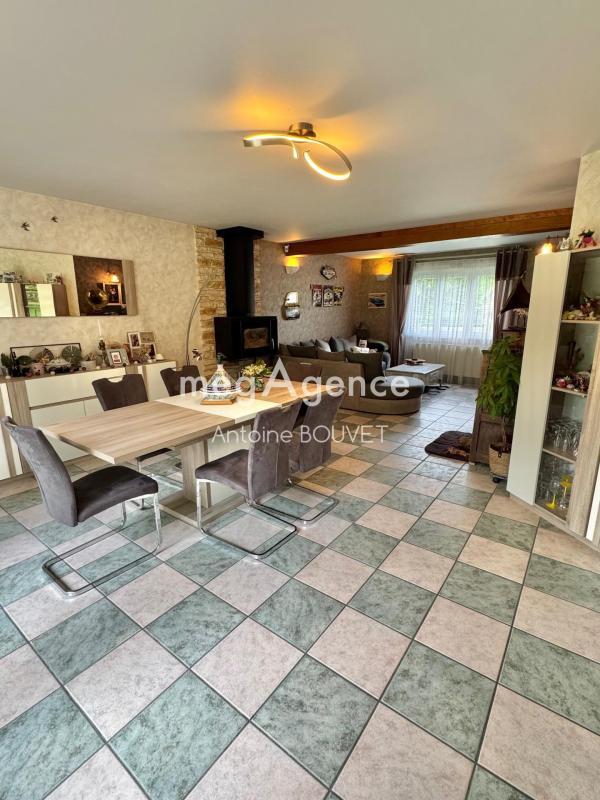 Maison - 180 m² - 8 pièces