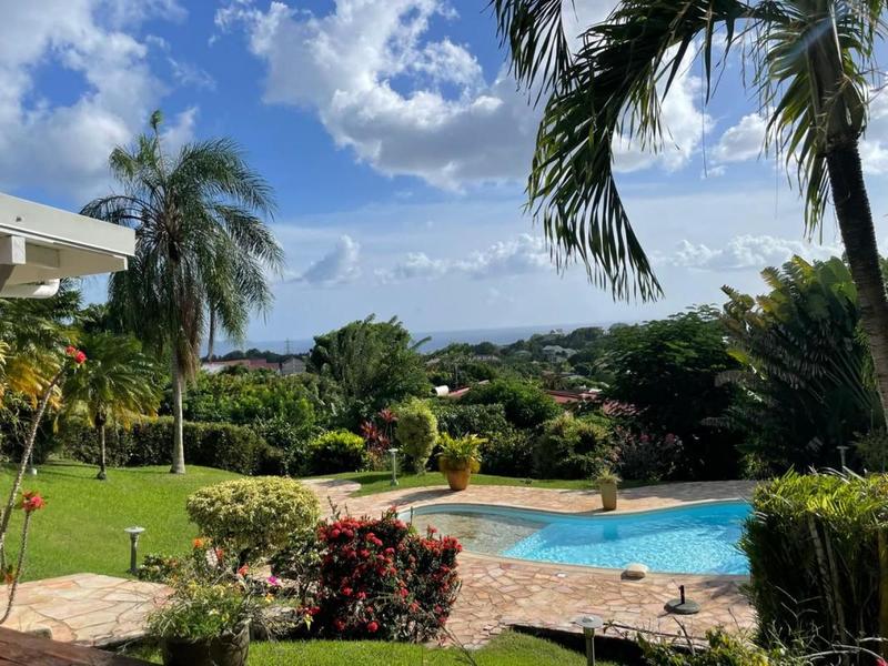 Villa - 254 m² - 6 pièces