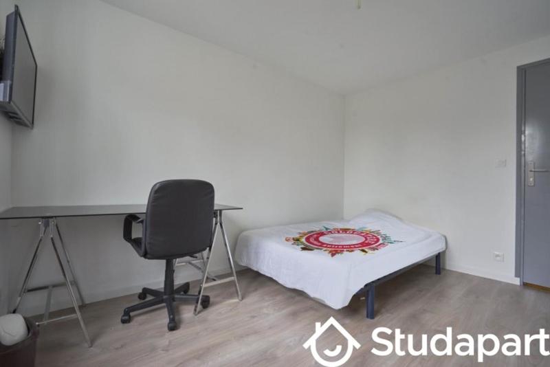 Chambre - 12 m² - 1 pièce