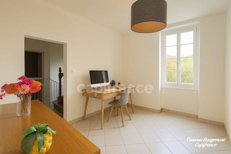 Maison - 225 m² - 8 pièces