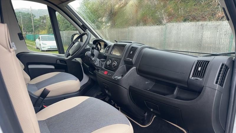 Bürstner Bc6005 2.2l HDi 140 Active - Toit ouvrant