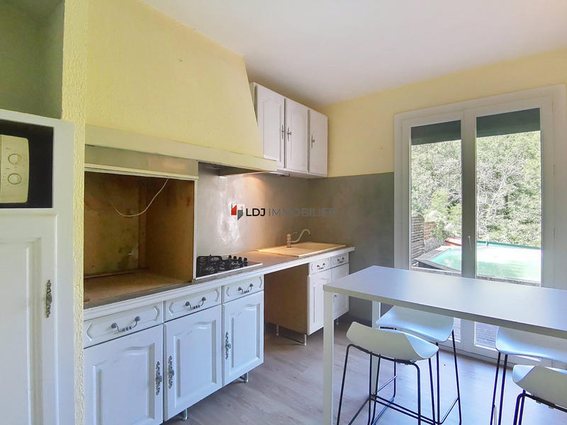 Maison - 97 m² - 5 pièces