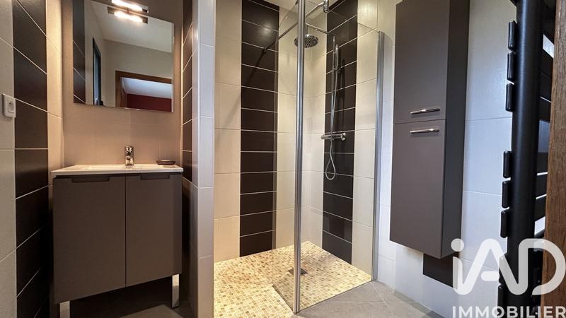 Maison - 217 m² - 8 pièces