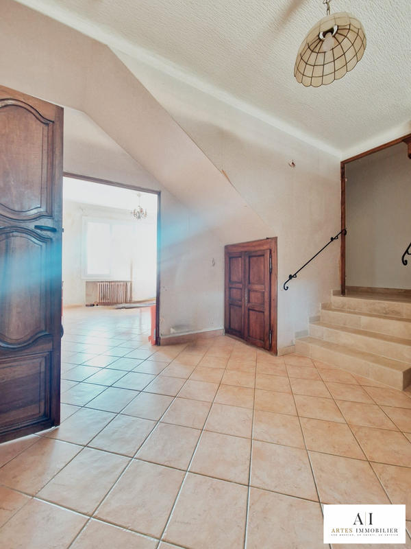 Villa - 348 m² - 9 pièces