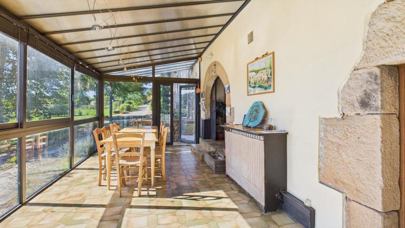 Mas - 780 m² - 20 pièces