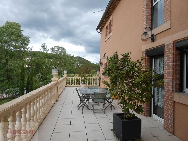 Maison - 251 m² - 5 pièces