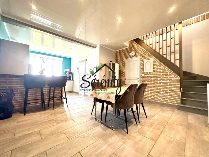 Maison - 90 m² - 5 pièces