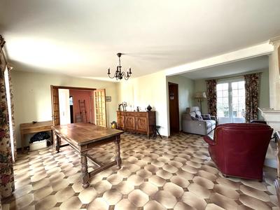 Maison traditionnelle - 160 m² - 8 pièces