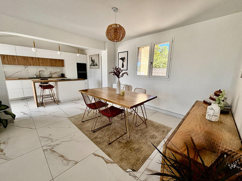 Maison - 121 m² - 5 pièces