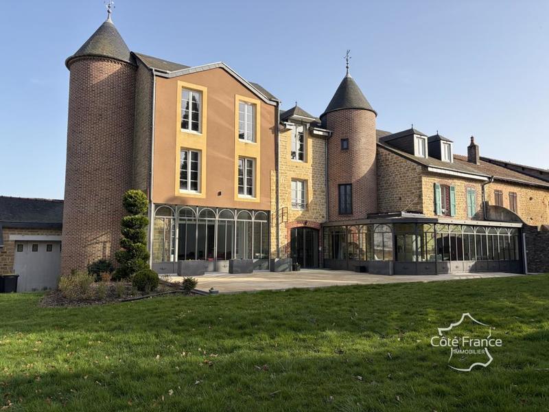 Demeure - 418 m² - 14 pièces