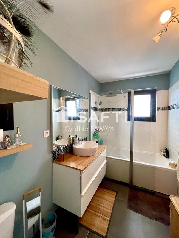 Maison - 180 m² - 7 pièces