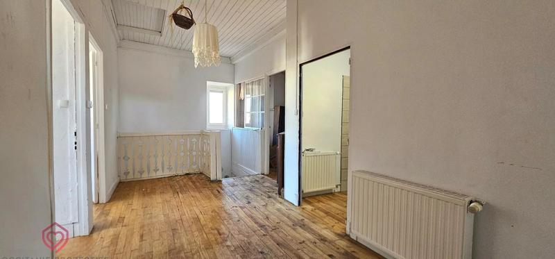 Maison - 270 m² - 12 pièces