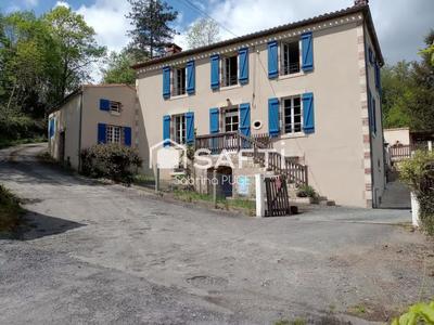 Maison - 144 m² - 8 pièces