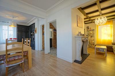 Maison - 242 m² - 10 pièces