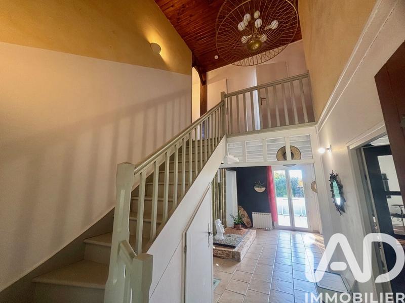 Maison - 200 m² - 8 pièces