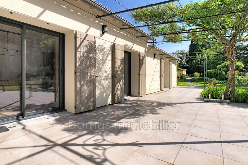 Maison - 188 m² - 8 pièces