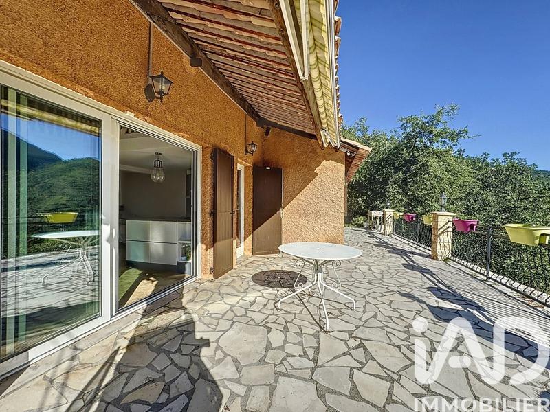 Maison - 96 m² - 4 pièces