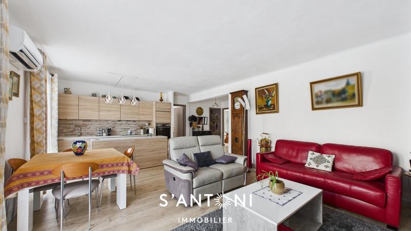 Appartement - 93 m² - 4 pièces