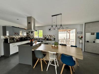 Maison - 138 m² - 7 pièces