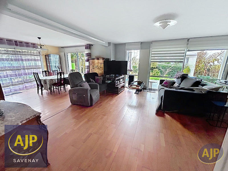 Maison - 200 m² - 9 pièces