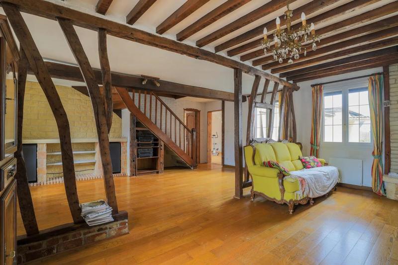 Maison - 210 m² - 6 pièces