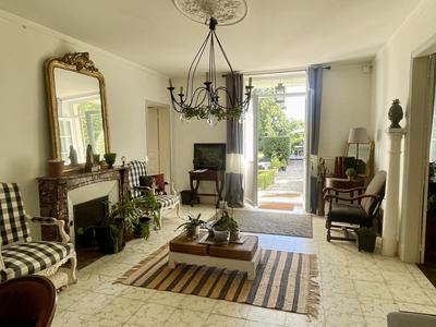 Maison de maîtres - 247 m² - 7 pièces