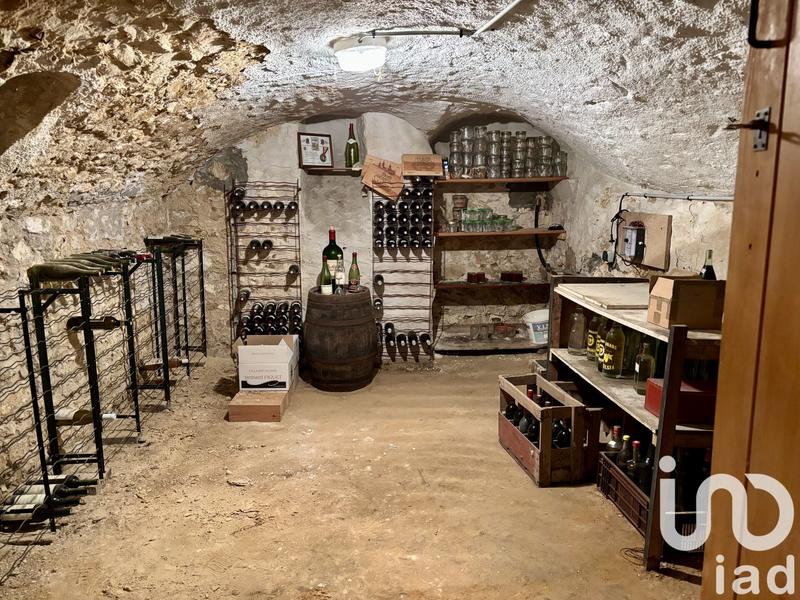 Maison - 230 m² - 7 pièces