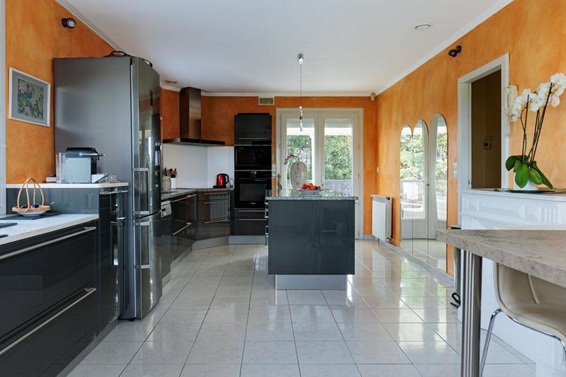 Maison - 200 m² - 6 pièces