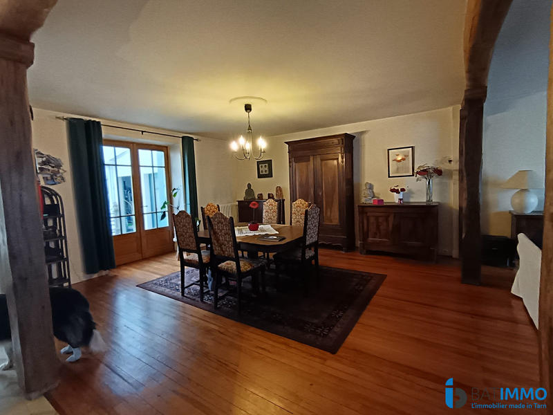 Maison - 220 m² - 9 pièces