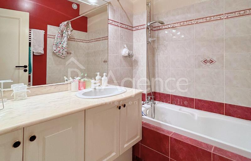 Appartement - 77 m² - 3 pièces