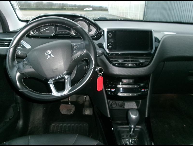 Peugeot 2008 Ptech 110 Allure Eat6