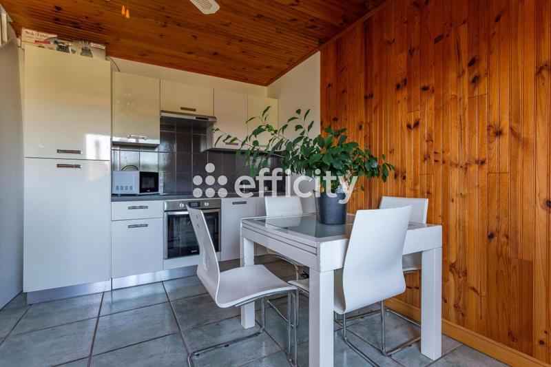 Maison - 497 m² - 9 pièces