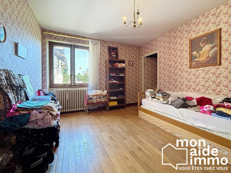 Maison - 210 m² - 8 pièces