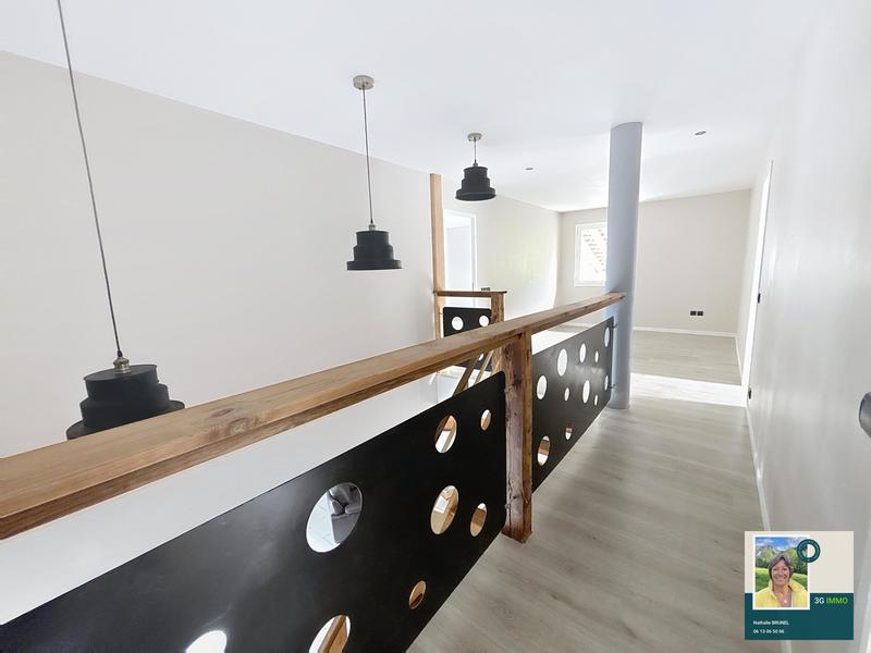 Maison - 208 m² - 8 pièces