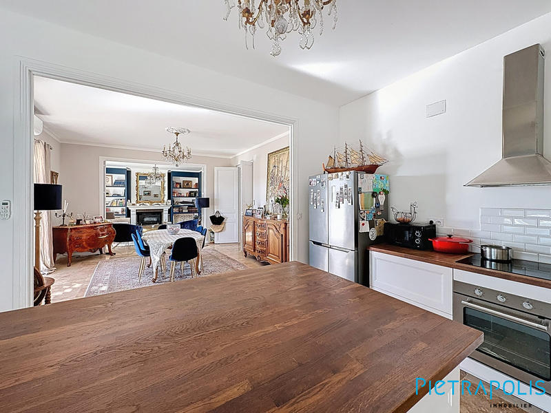 Maison - 285 m² - 7 pièces