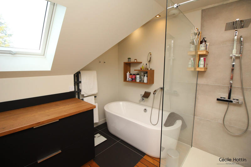 Maison - 140 m² - 6 pièces