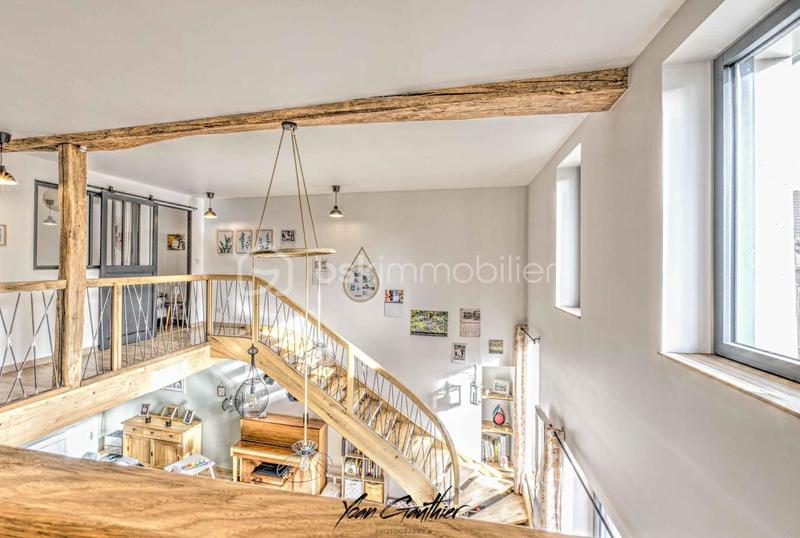 Maison - 181 m² - 8 pièces